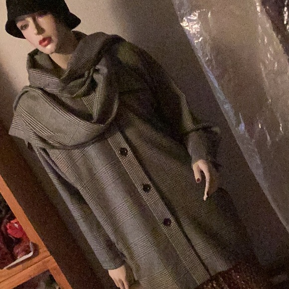 Gray Oversized Jacket with scarf - Picture 1 of 4
